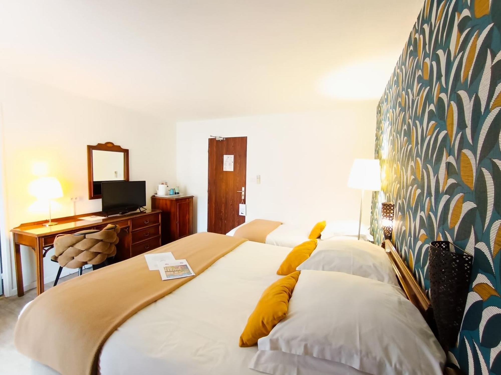 Hotel Des Tuileries Nimes Bagian luar foto