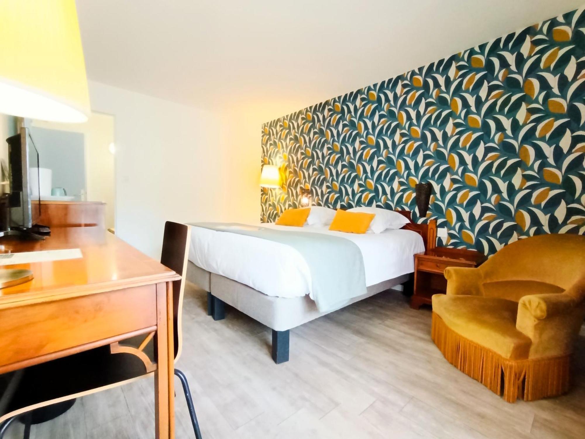 Hotel Des Tuileries Nimes Bagian luar foto