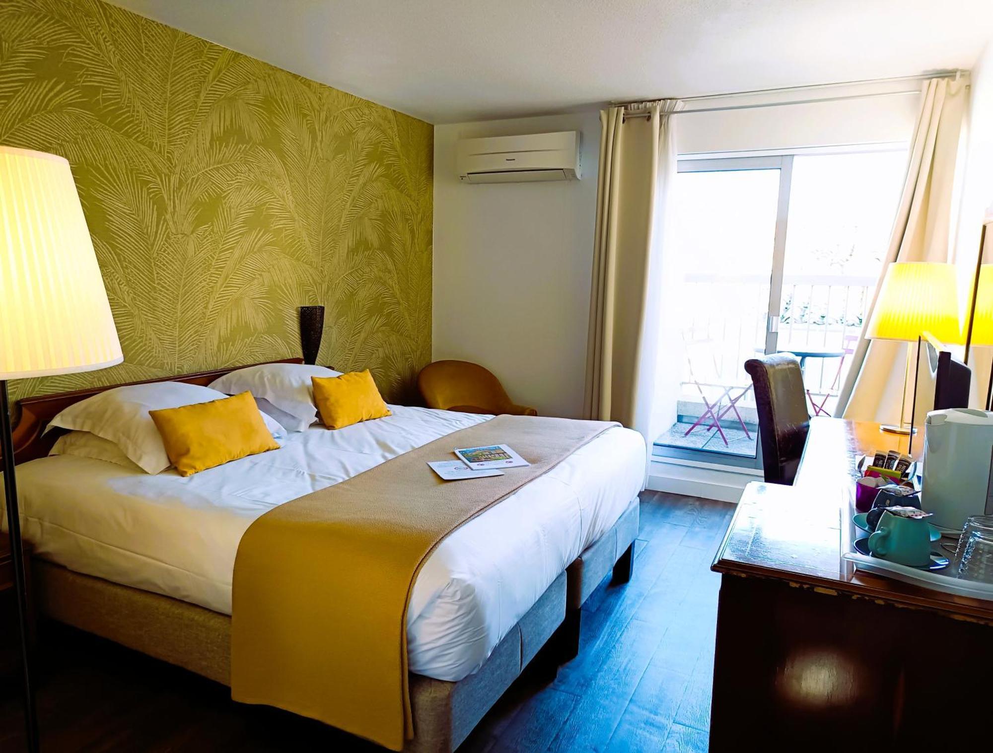 Hotel Des Tuileries Nimes Bagian luar foto