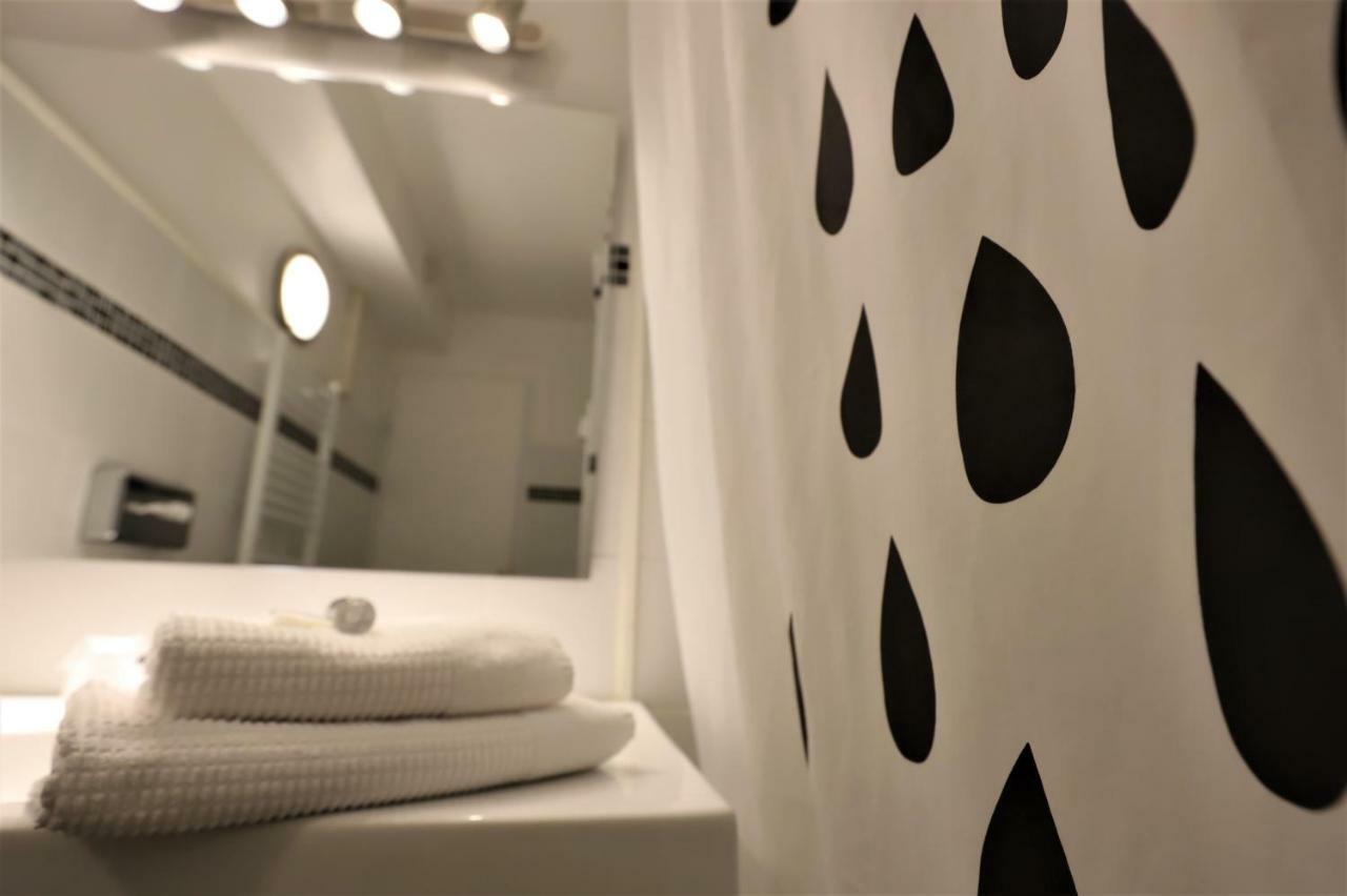 Hotel Des Tuileries Nimes Bagian luar foto