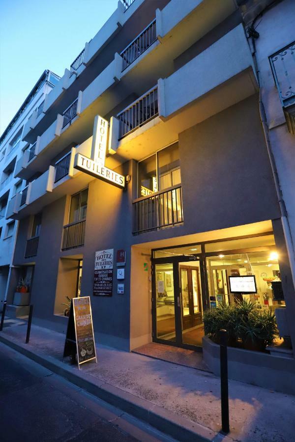 Hotel Des Tuileries Nimes Bagian luar foto