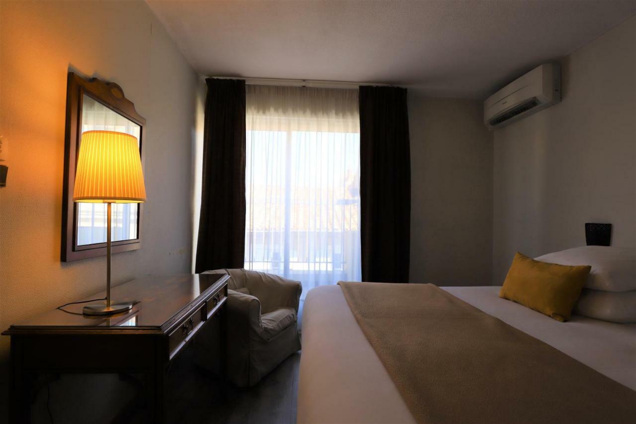 Hotel Des Tuileries Nimes Bagian luar foto